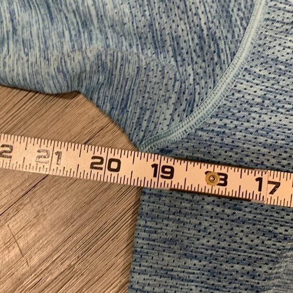 Lululemon Metal Vent Tech Blue Short Sleeve size M - Picture 12 of 12